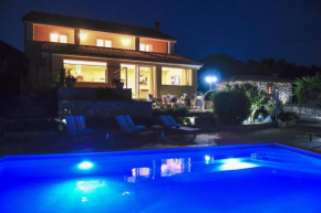 *****Pool house with beautiful seaview,big garden and old tavern*****